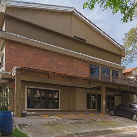 Koolkost Syariah At Taman Simprug Cikarang Hotel Bekasi Eksteriør billede